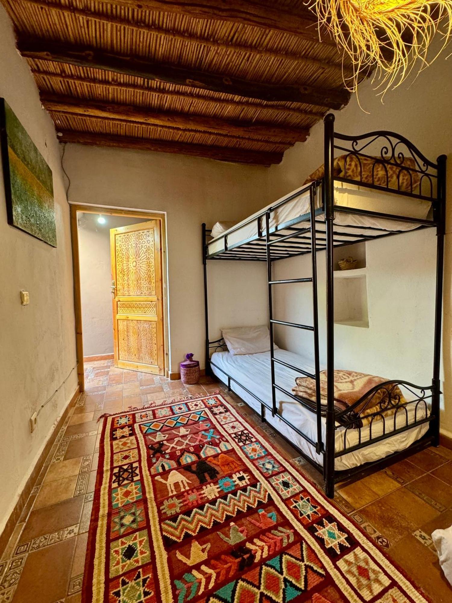 Jenny Lynn Hotel Tazrou Buitenkant foto