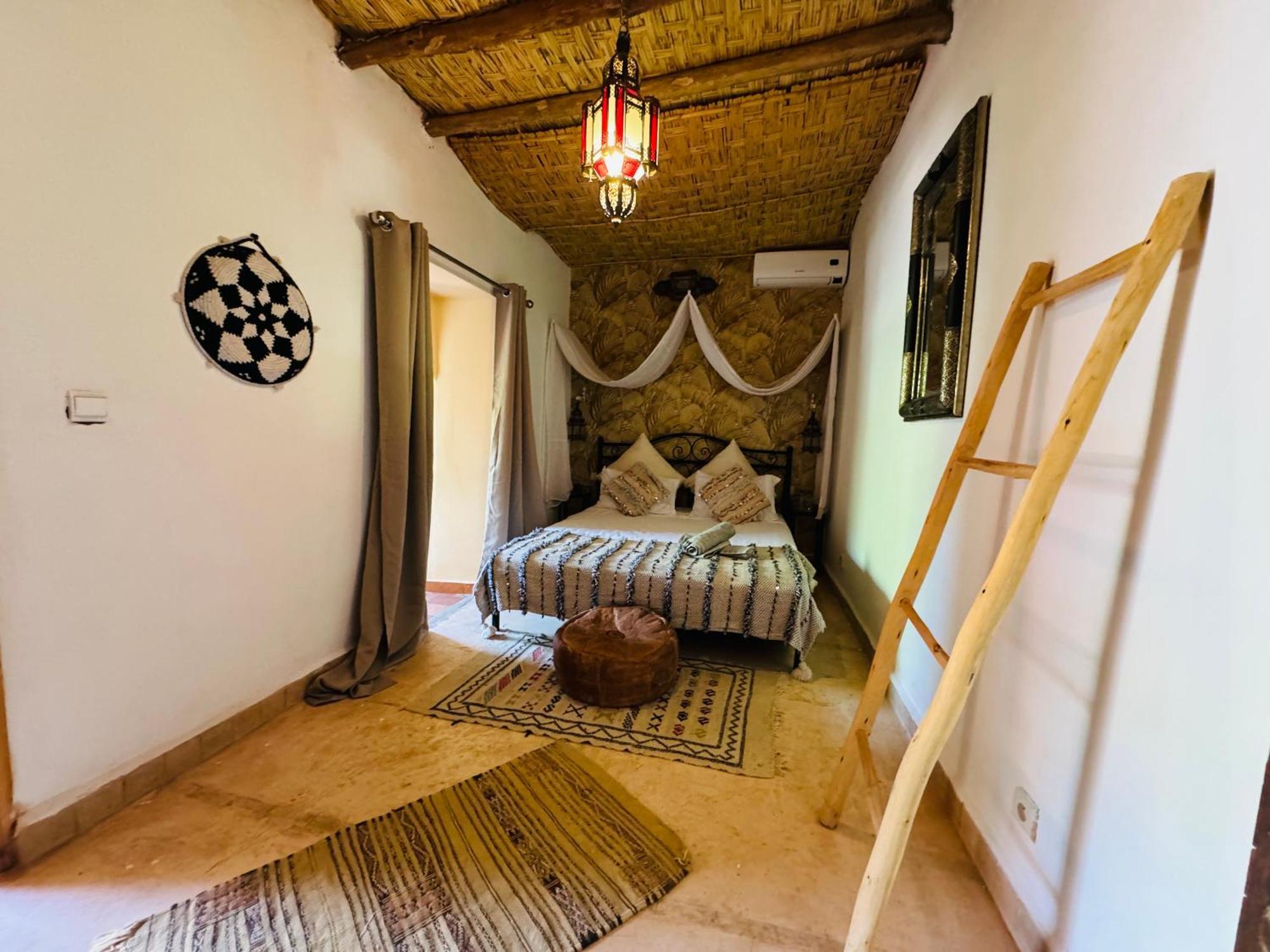 Jenny Lynn Hotel Tazrou Buitenkant foto