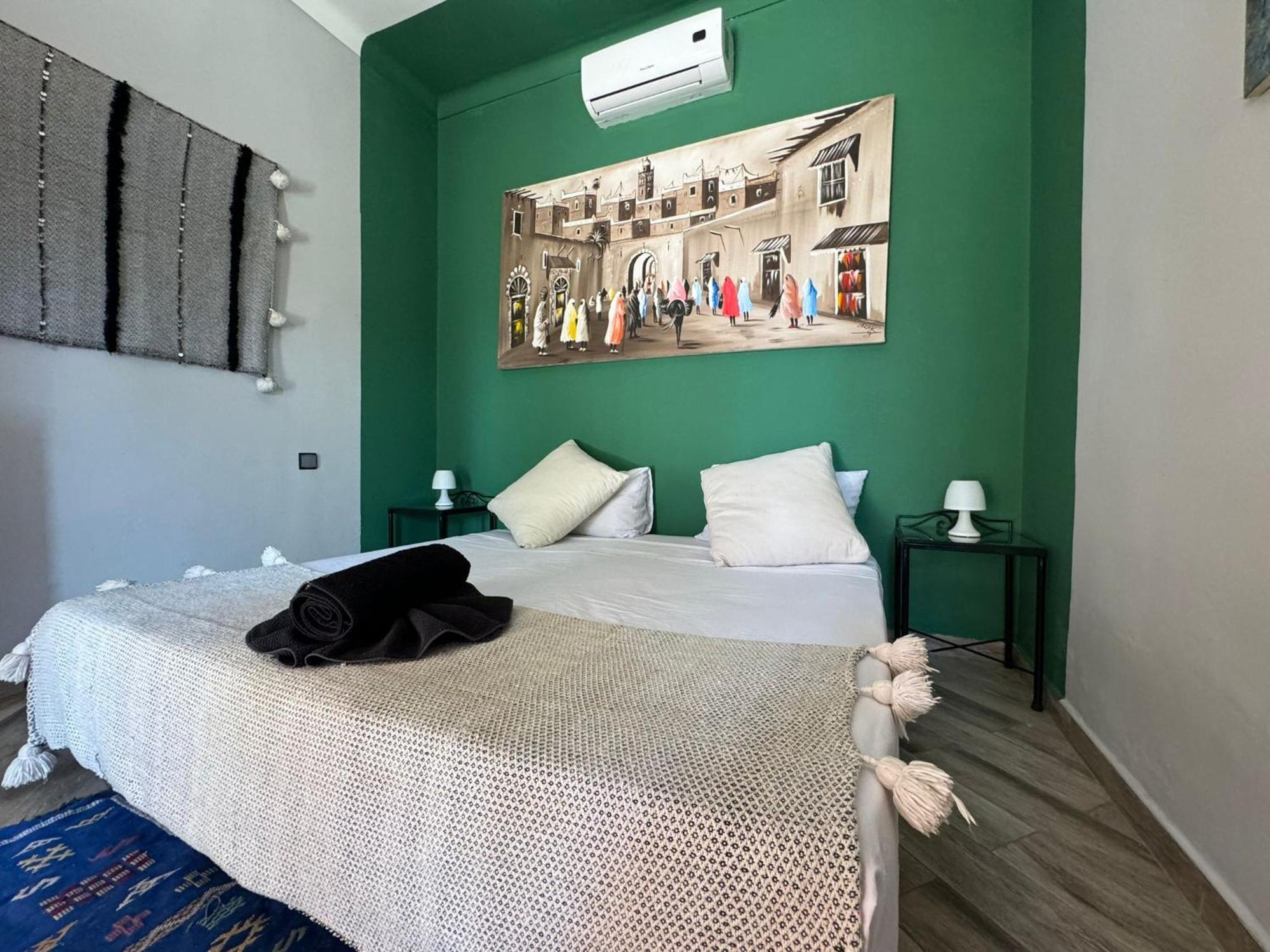 Jenny Lynn Hotel Tazrou Buitenkant foto