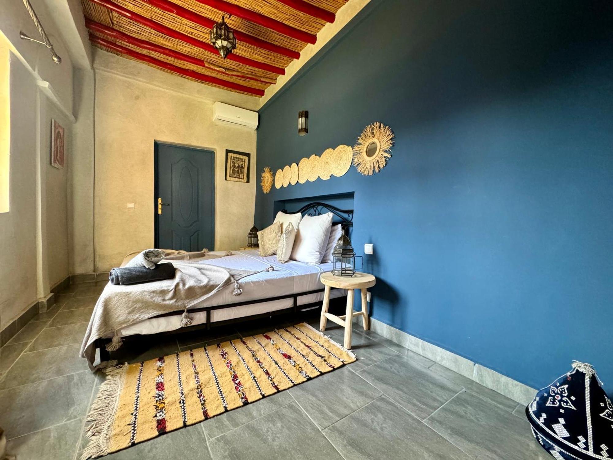 Jenny Lynn Hotel Tazrou Buitenkant foto