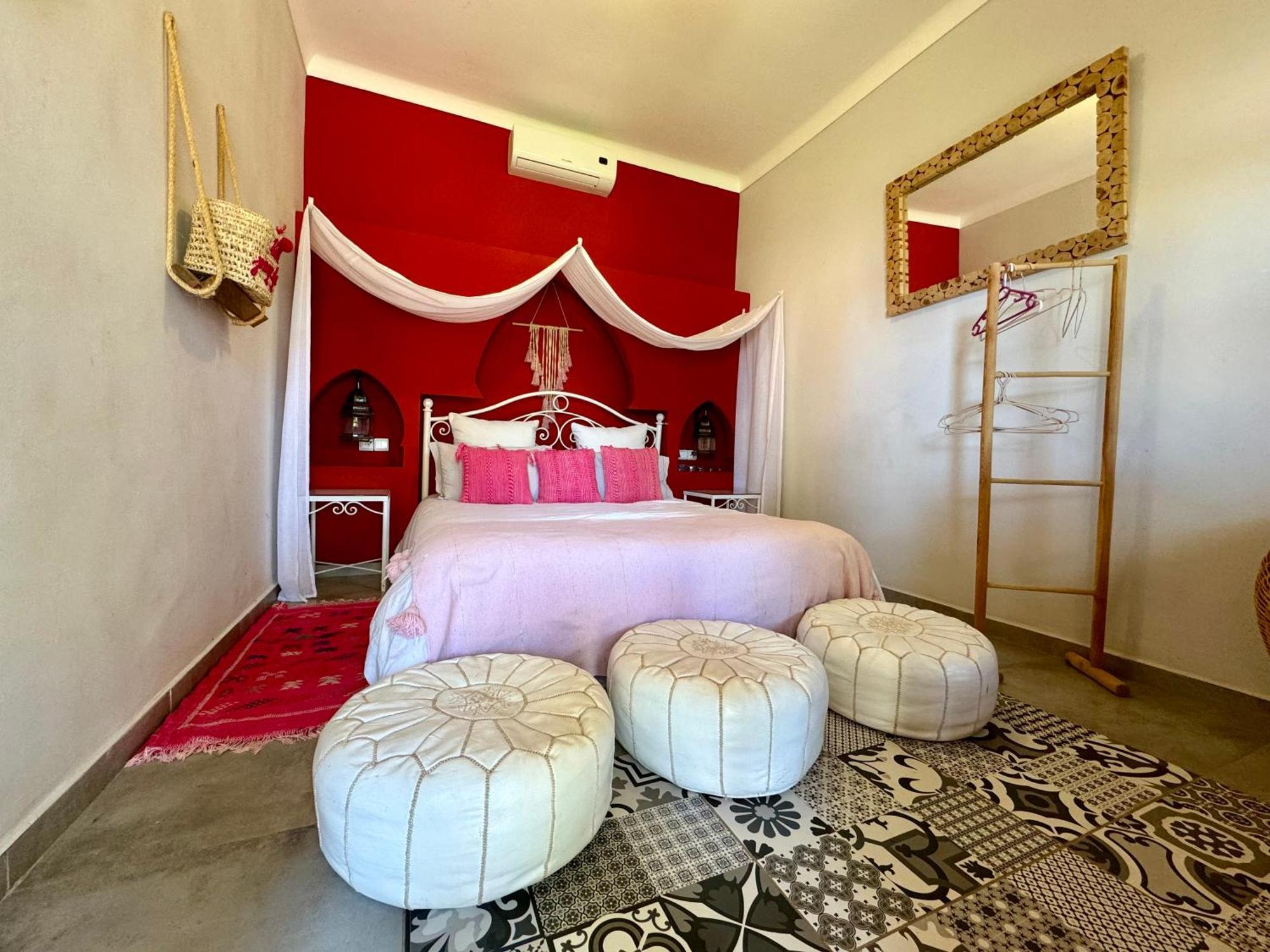 Jenny Lynn Hotel Tazrou Buitenkant foto